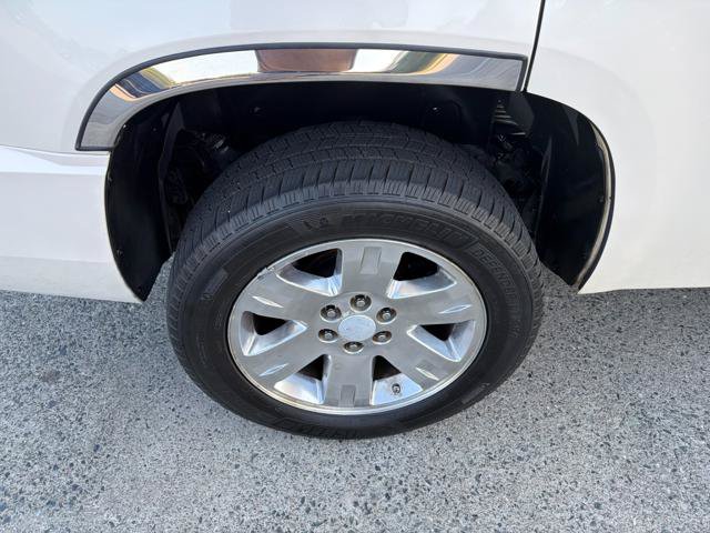 Used 2013 GMC Yukon Denali AWD/4WD image 36