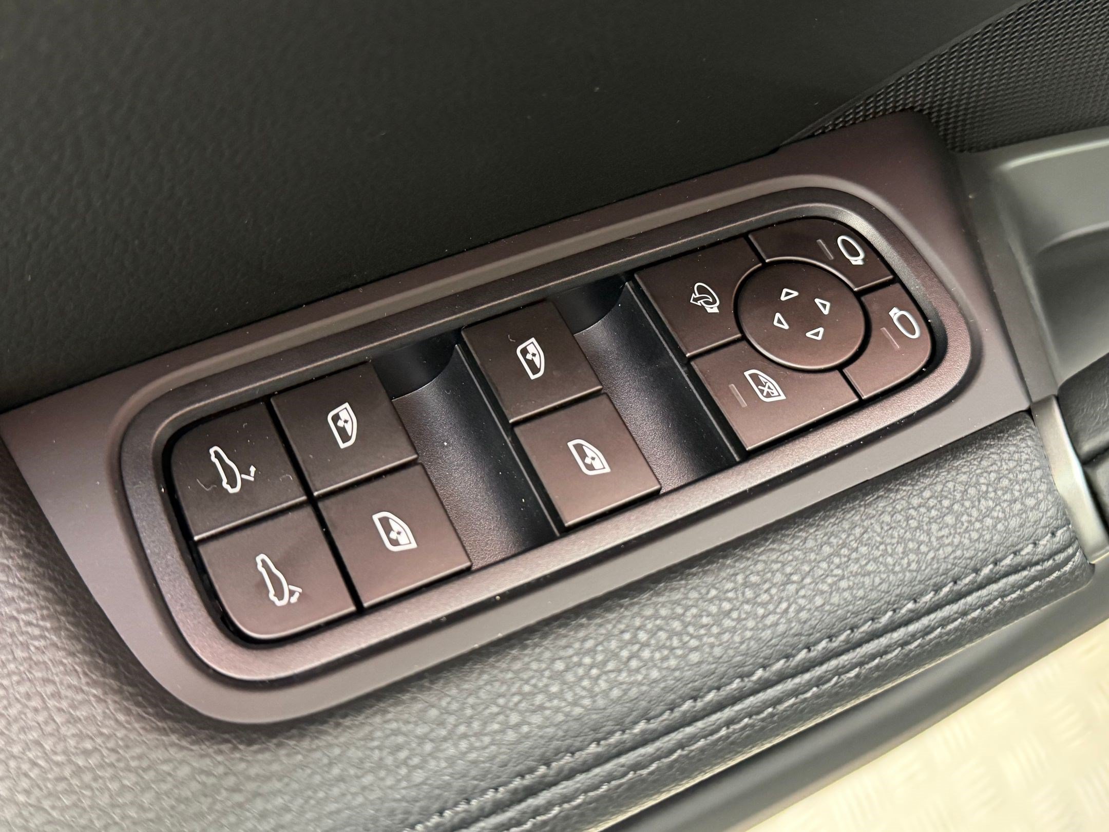 New 2026 Porsche Cayenne S AWD/4WD image 15