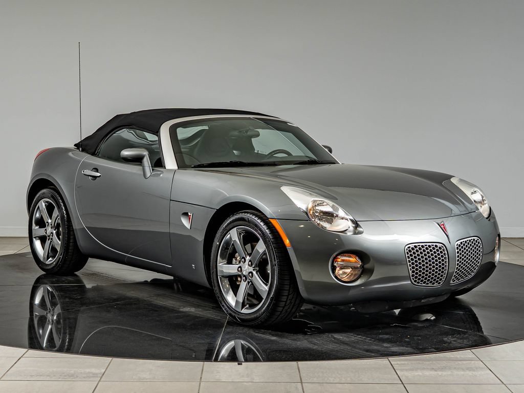 Used 2006 Pontiac Solstice Convertible w/ Premium Package RWD image 4