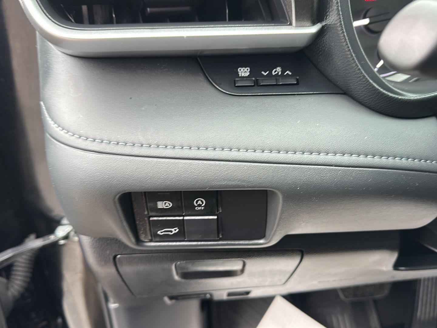 Used 2023 Toyota Highlander LE image 27