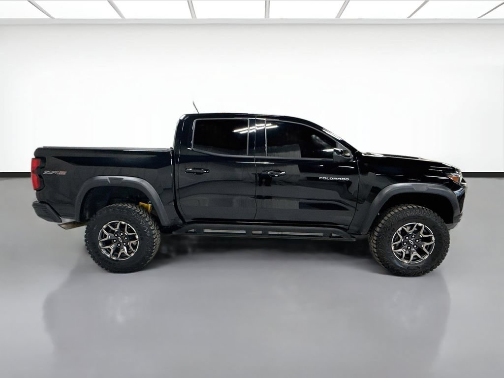 Used 2025 Chevrolet Colorado ZR2 w/ Technology Package AWD/4WD image 5