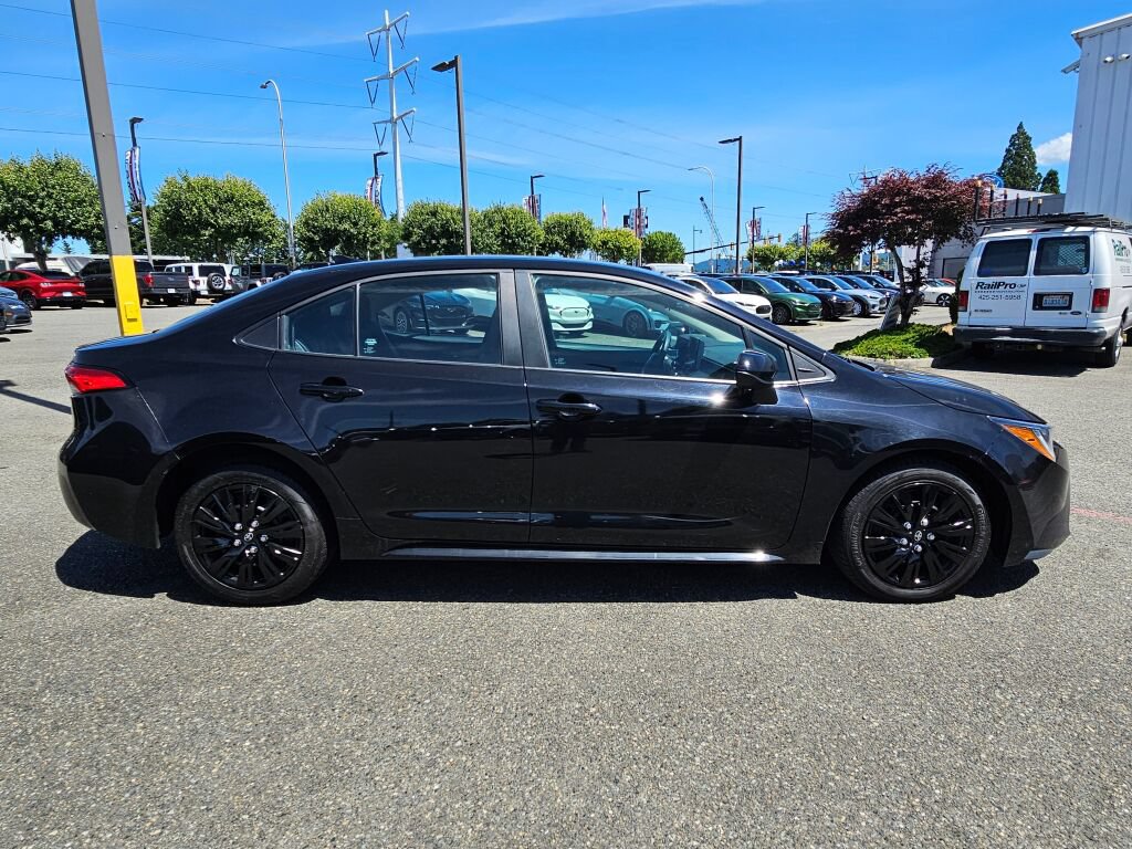 Used 2023 Toyota Corolla LE FWD image 6