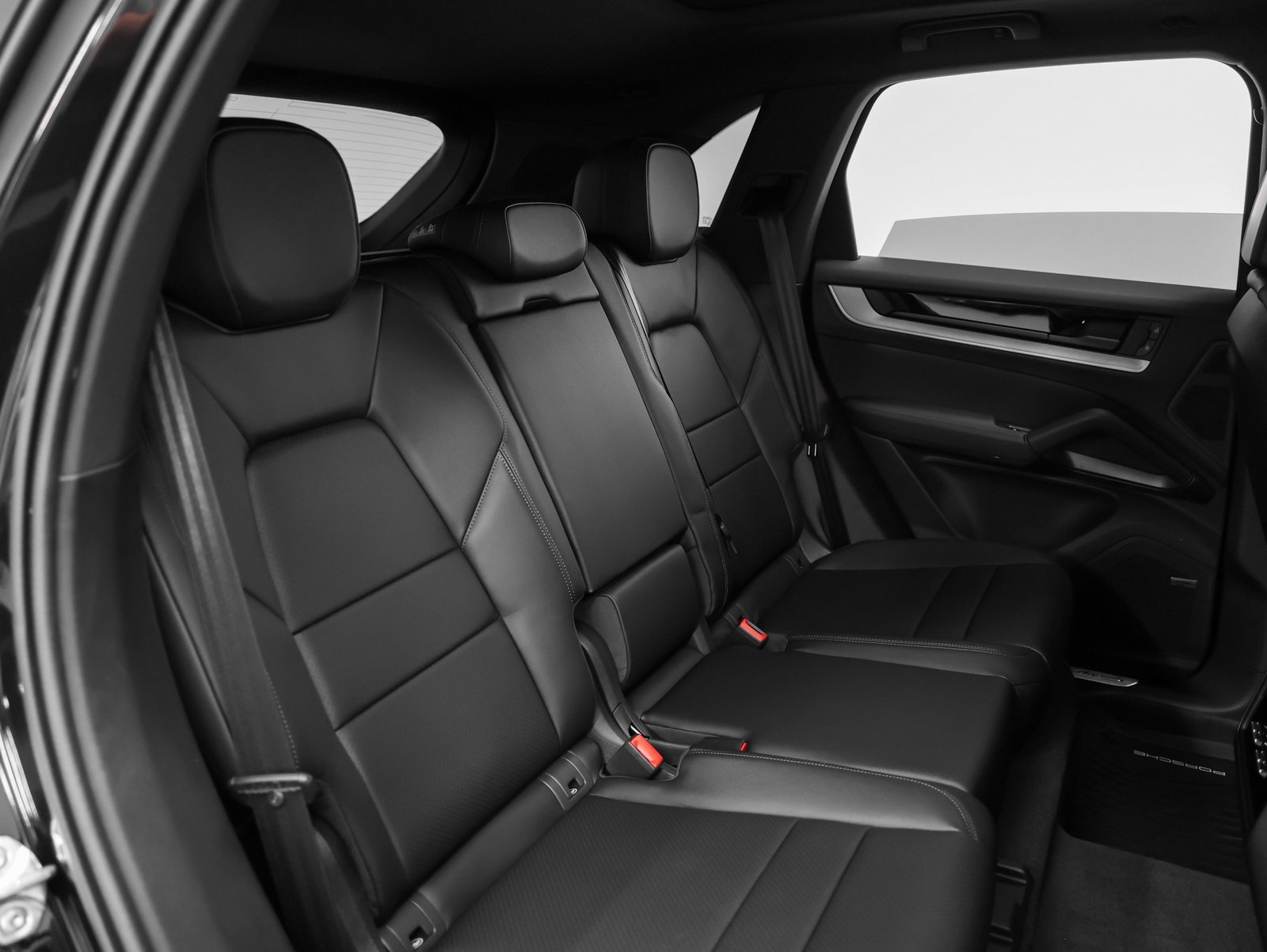 Certified 2025 Porsche Cayenne image 21