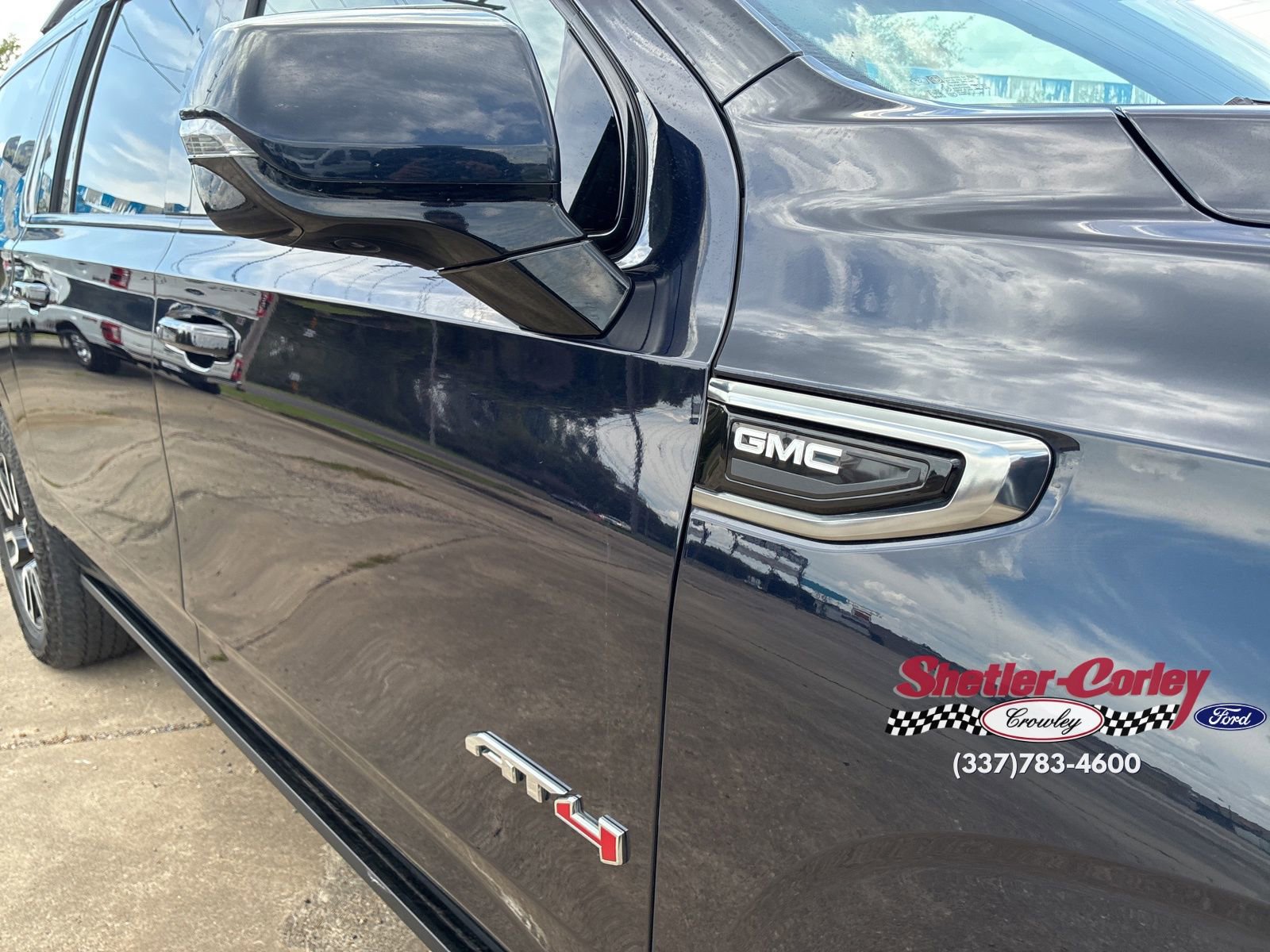 Used 2023 GMC Yukon XL AT4 w/ AT4 Premium Plus Package image 3