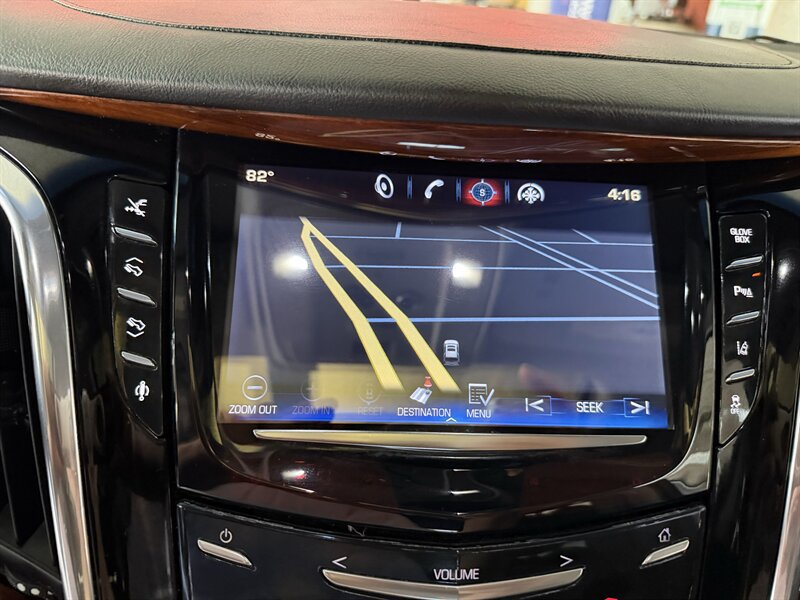 Used 2015 Cadillac Escalade Premium AWD/4WD image 16