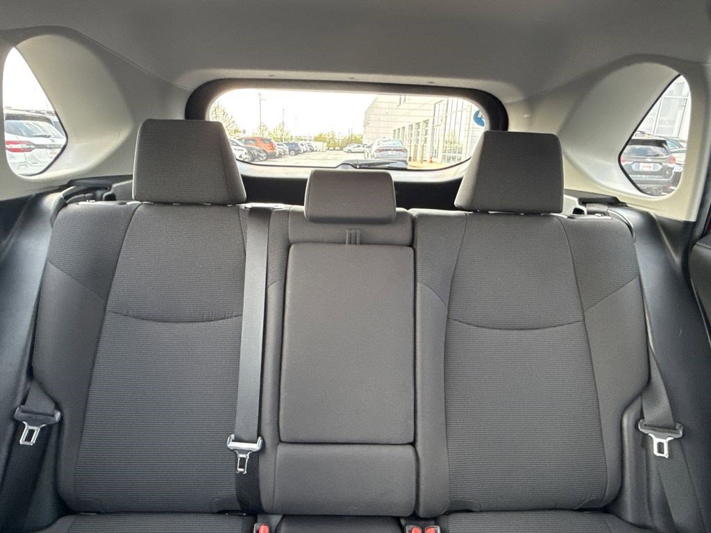 Used 2019 Toyota RAV4 LE w/ Carpet Mat Package AWD/4WD image 18