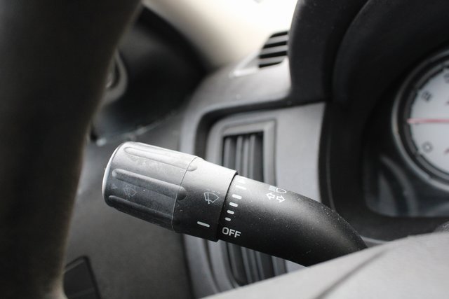 Used 2009 Ford Focus SE image 11