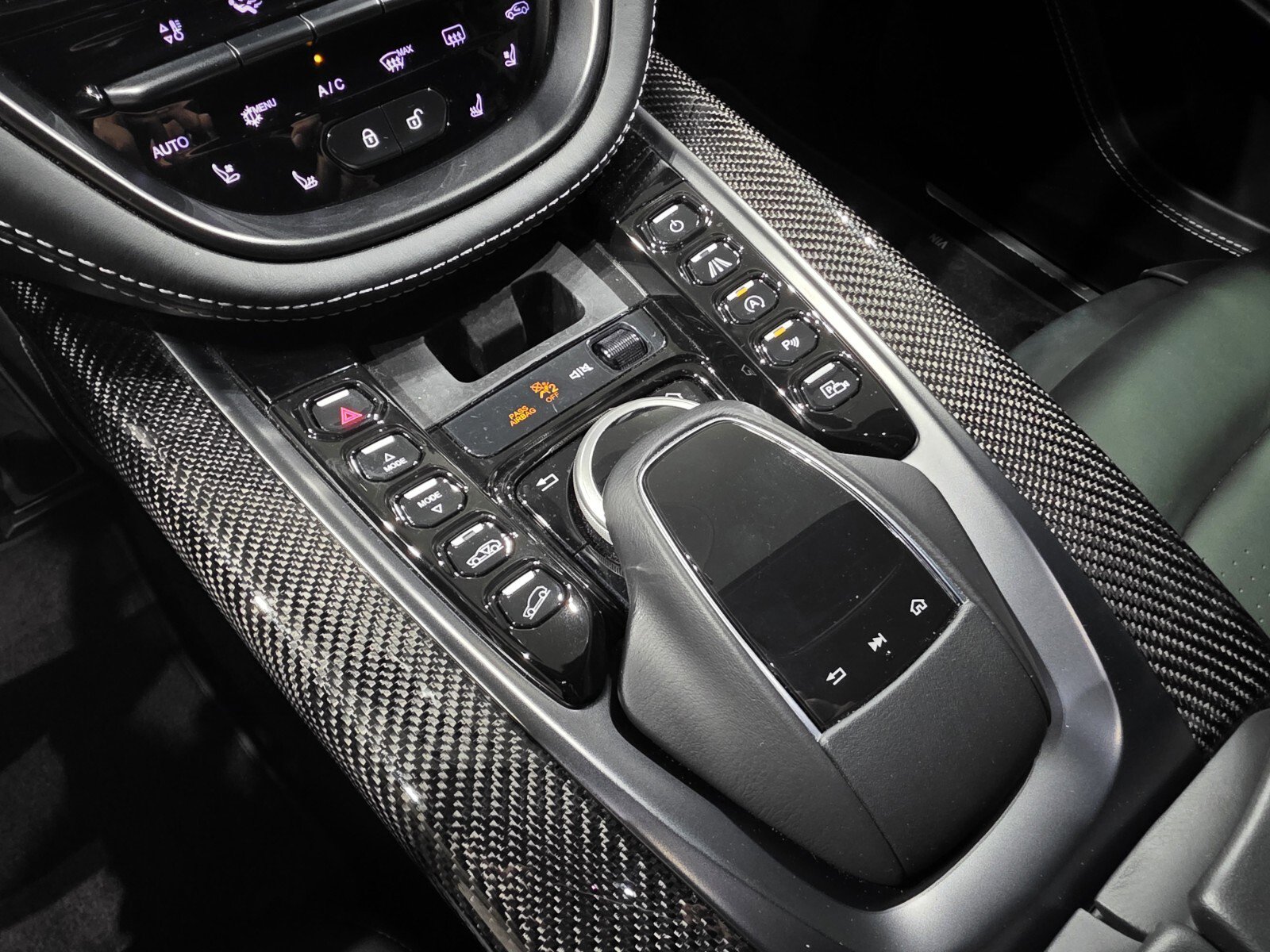 Used 2021 Aston Martin DBX image 15