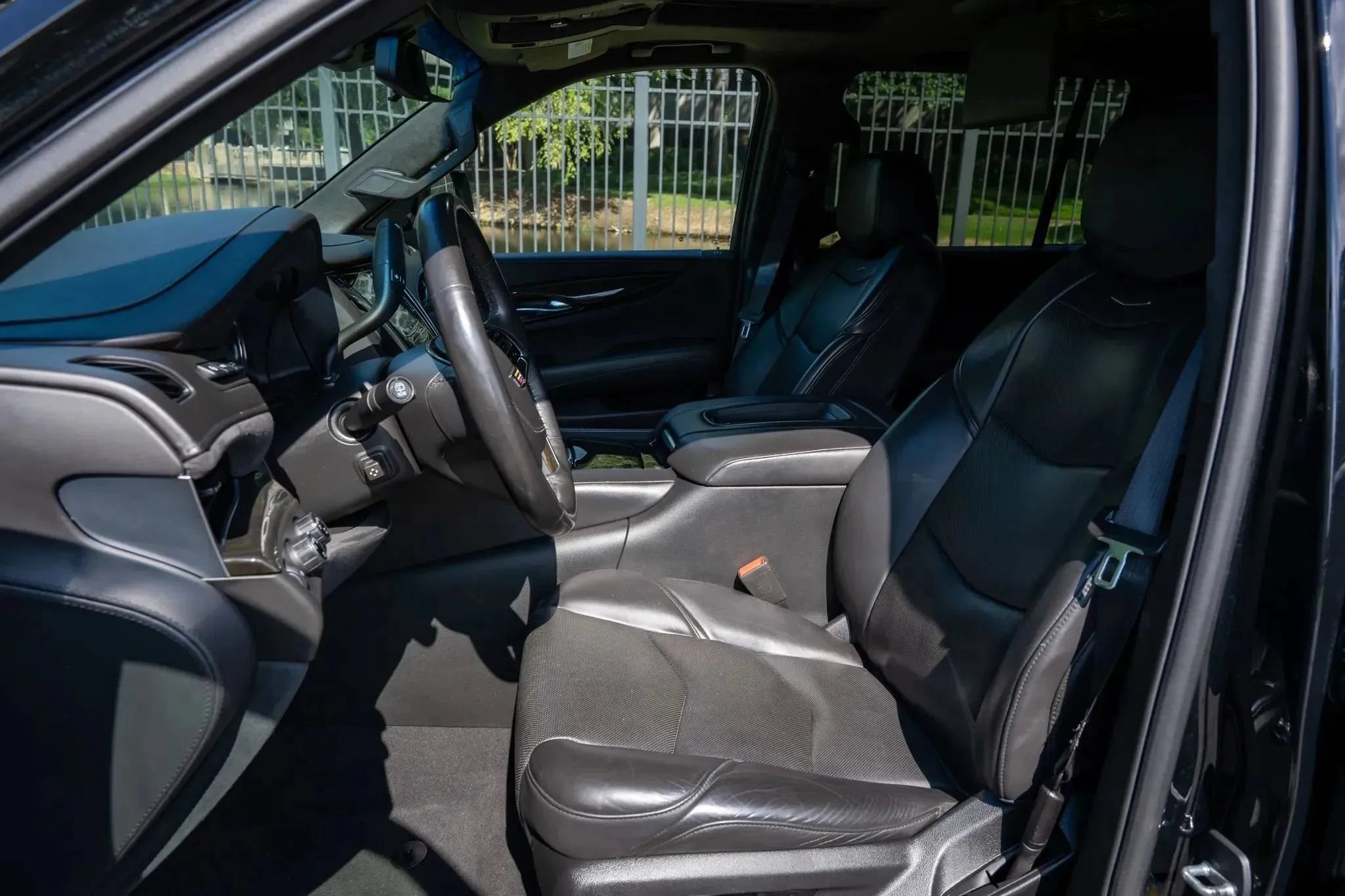 Used 2020 Cadillac Escalade ESV Platinum AWD/4WD image 12