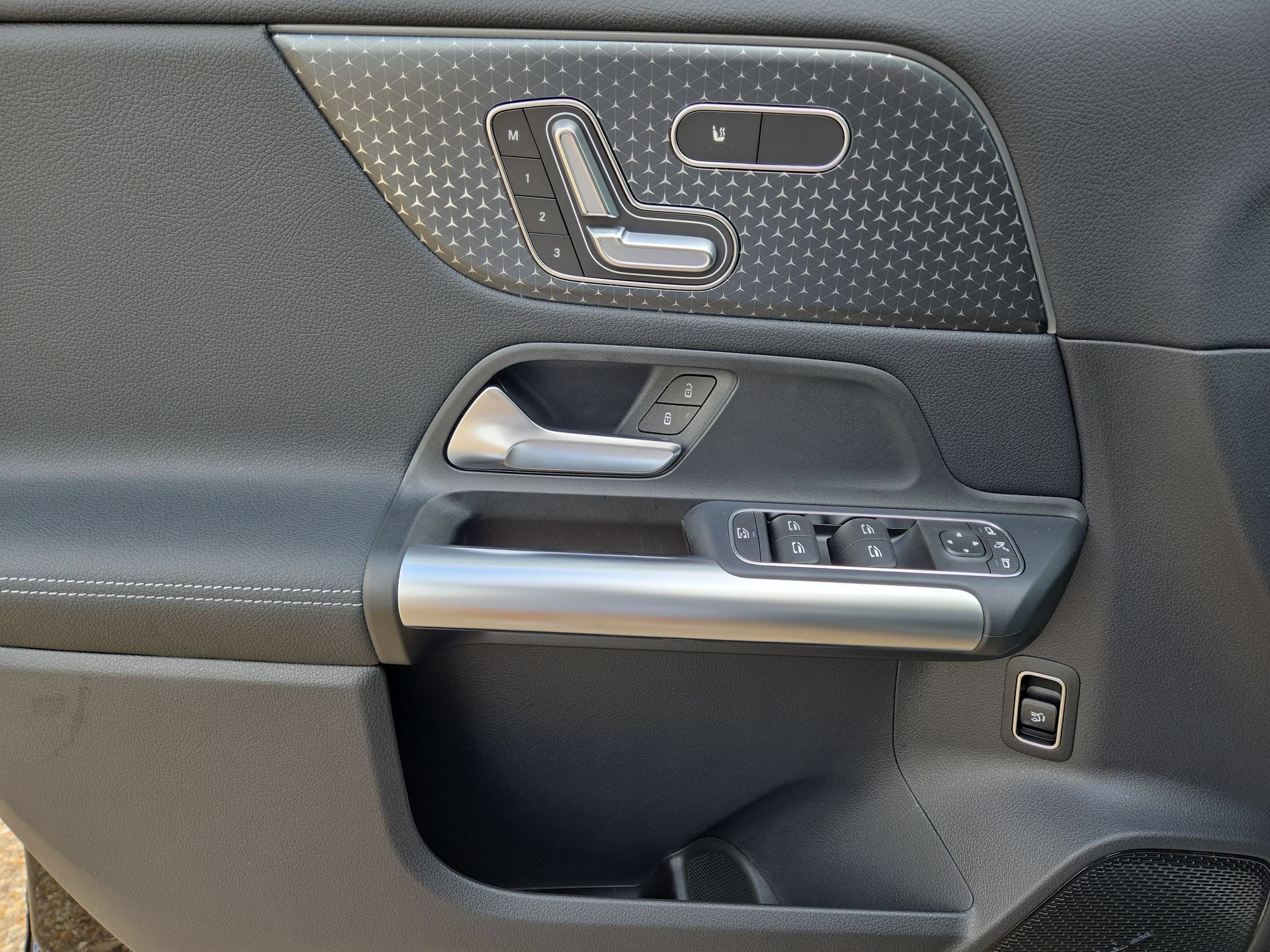 New 2026 Mercedes-Benz GLA 250 4MATIC image 15