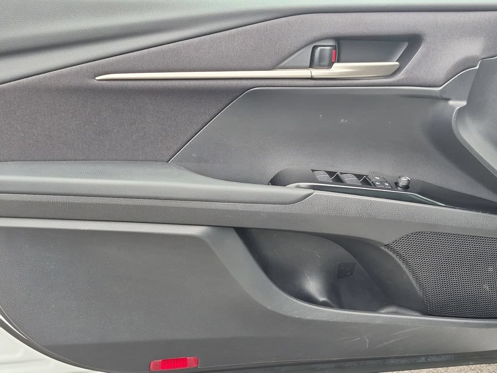 Used 2025 Toyota Camry LE FWD image 11