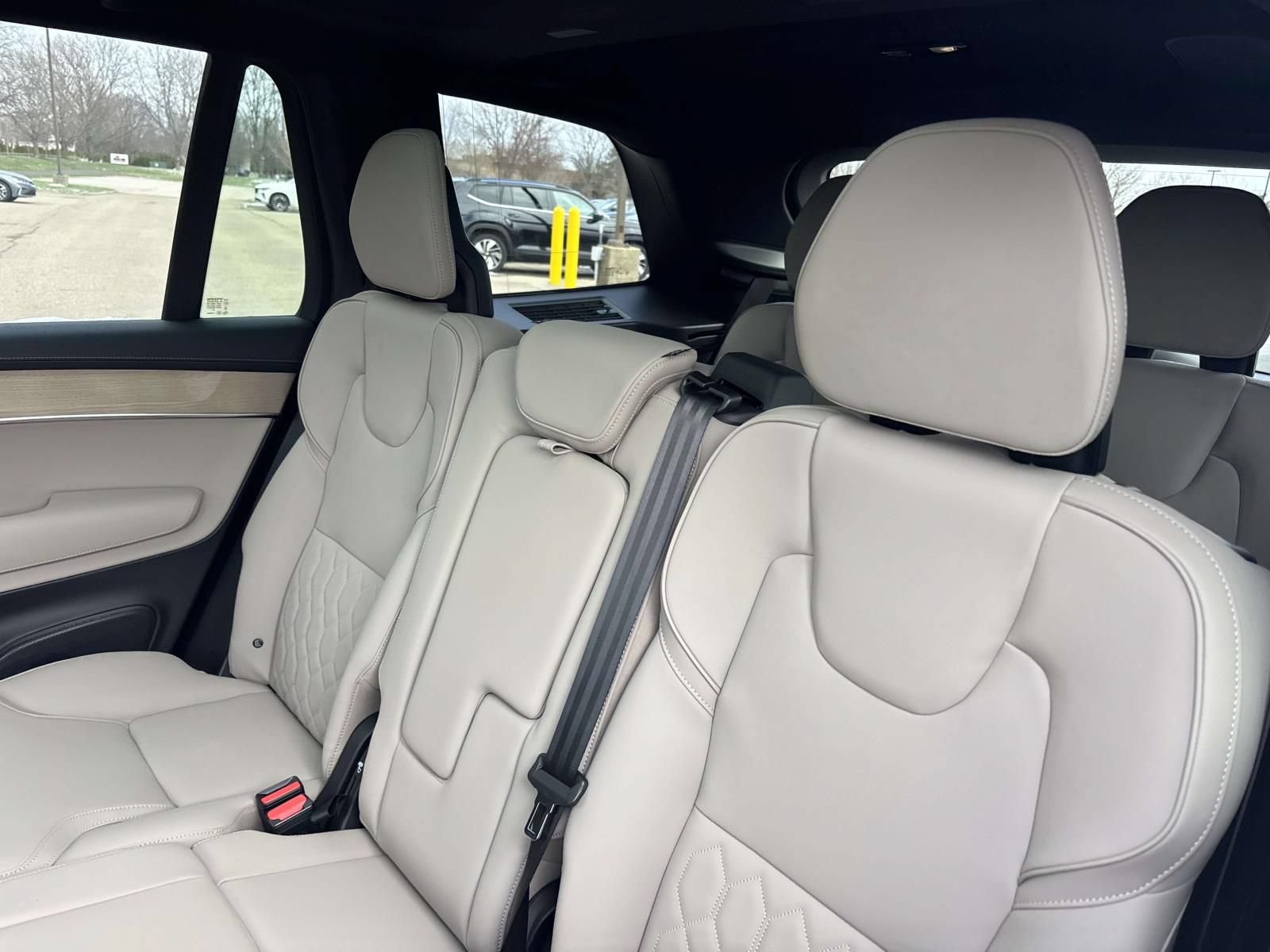 New 2026 Volvo XC90 T8 Plus w/ Protection Package Premier AWD/4WD image 26