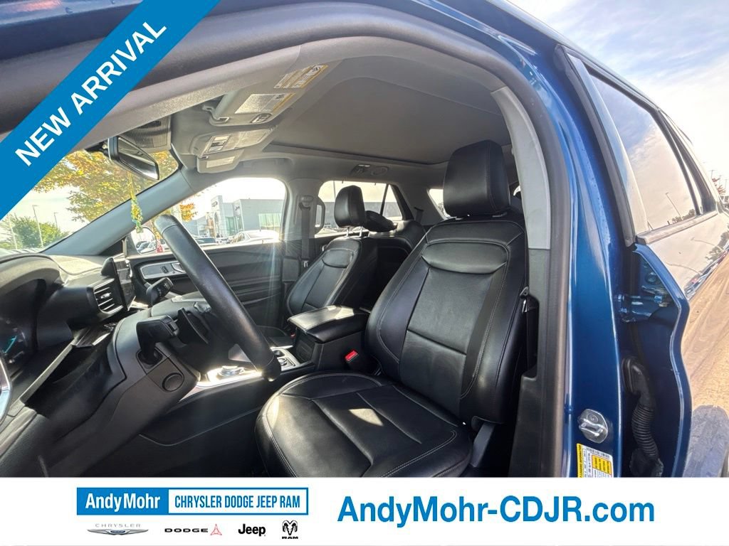 Used 2021 Ford Explorer Limited w/ Equipment Group 301A AWD/4WD image 12