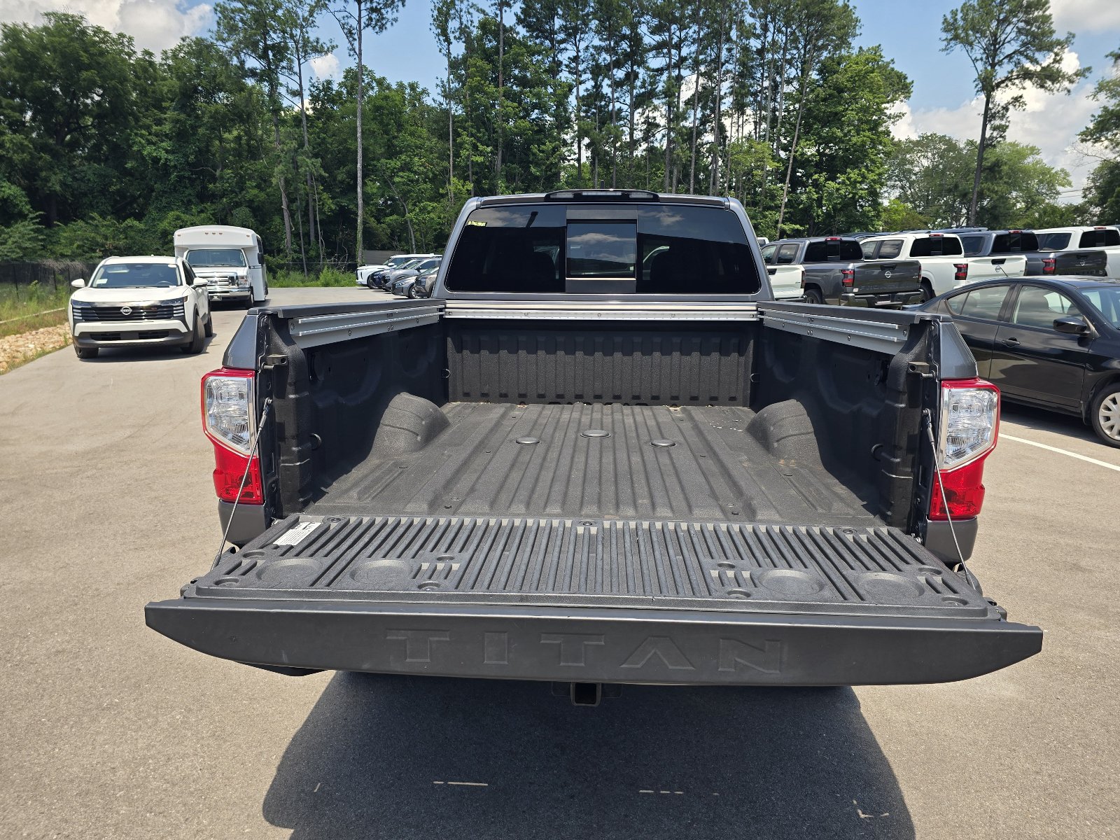 Certified 2024 Nissan Titan SV w/ SV Convenience Package AWD/4WD image 12