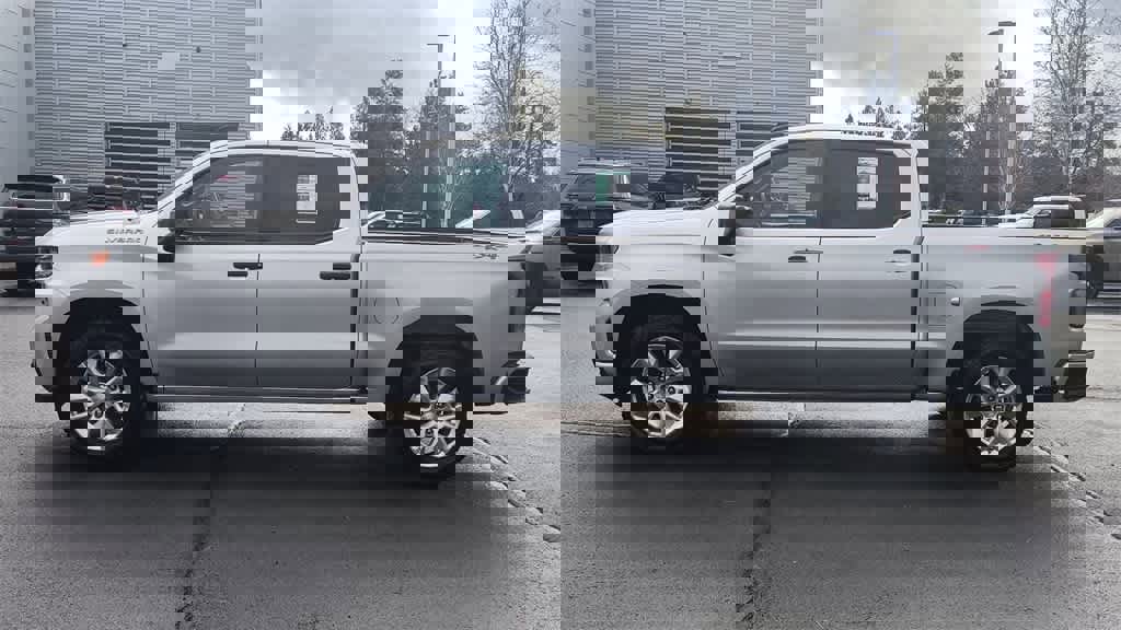 Used 2022 Chevrolet Silverado 1500 Custom image 5