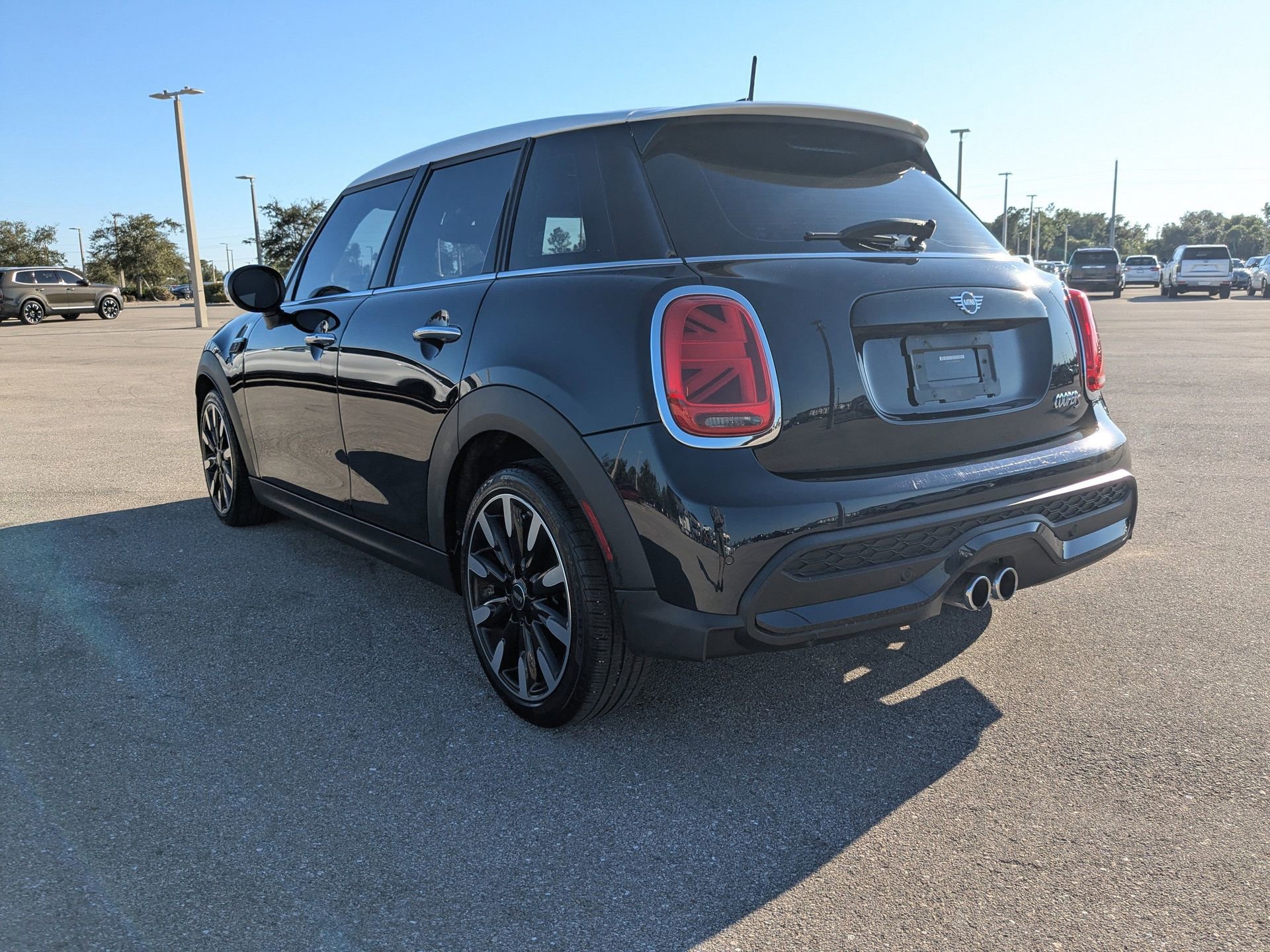 Used 2022 MINI Cooper S image 7