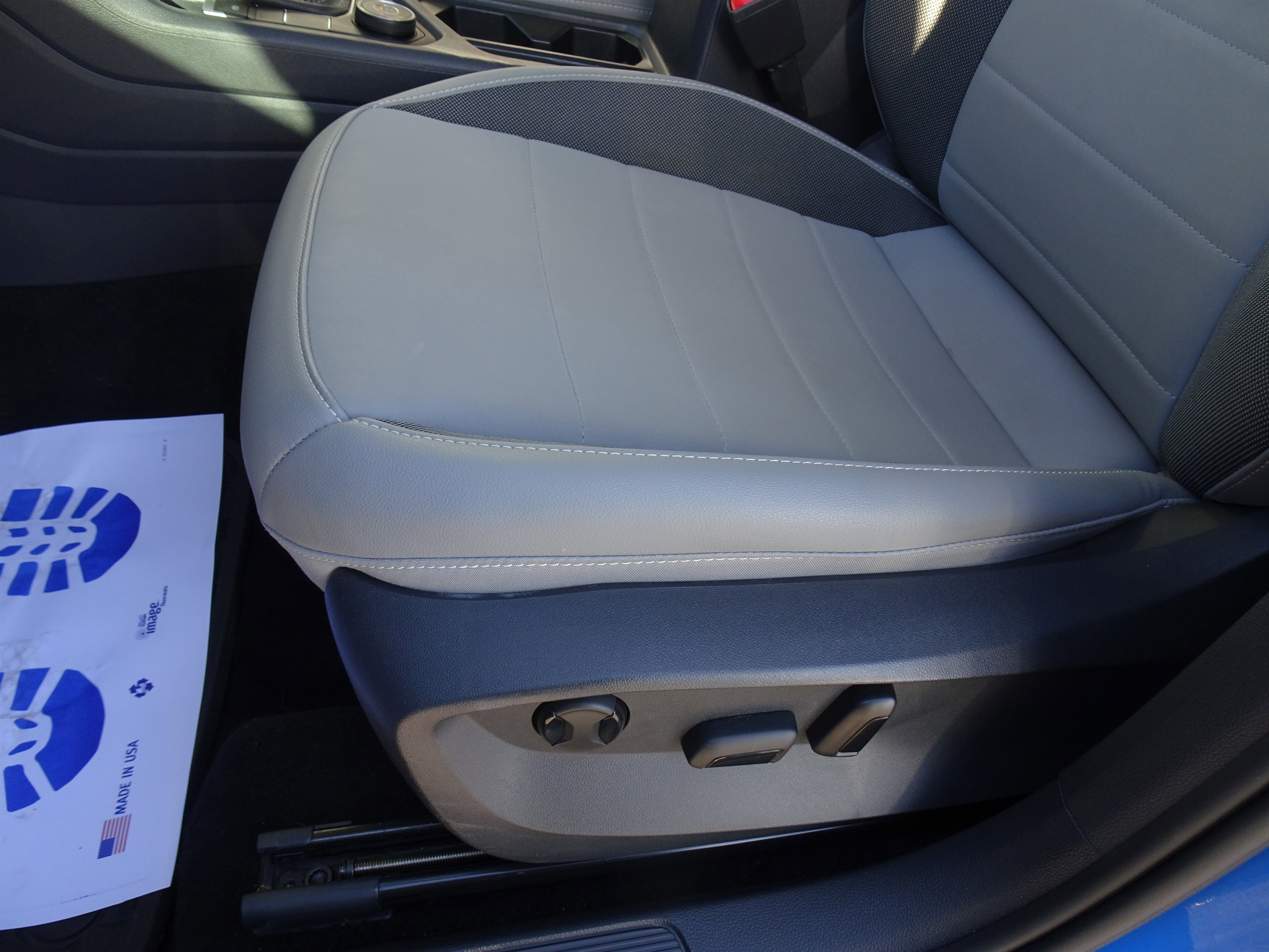 Used 2022 Volkswagen Taos SE w/ Panoramic Sunroof Package image 11