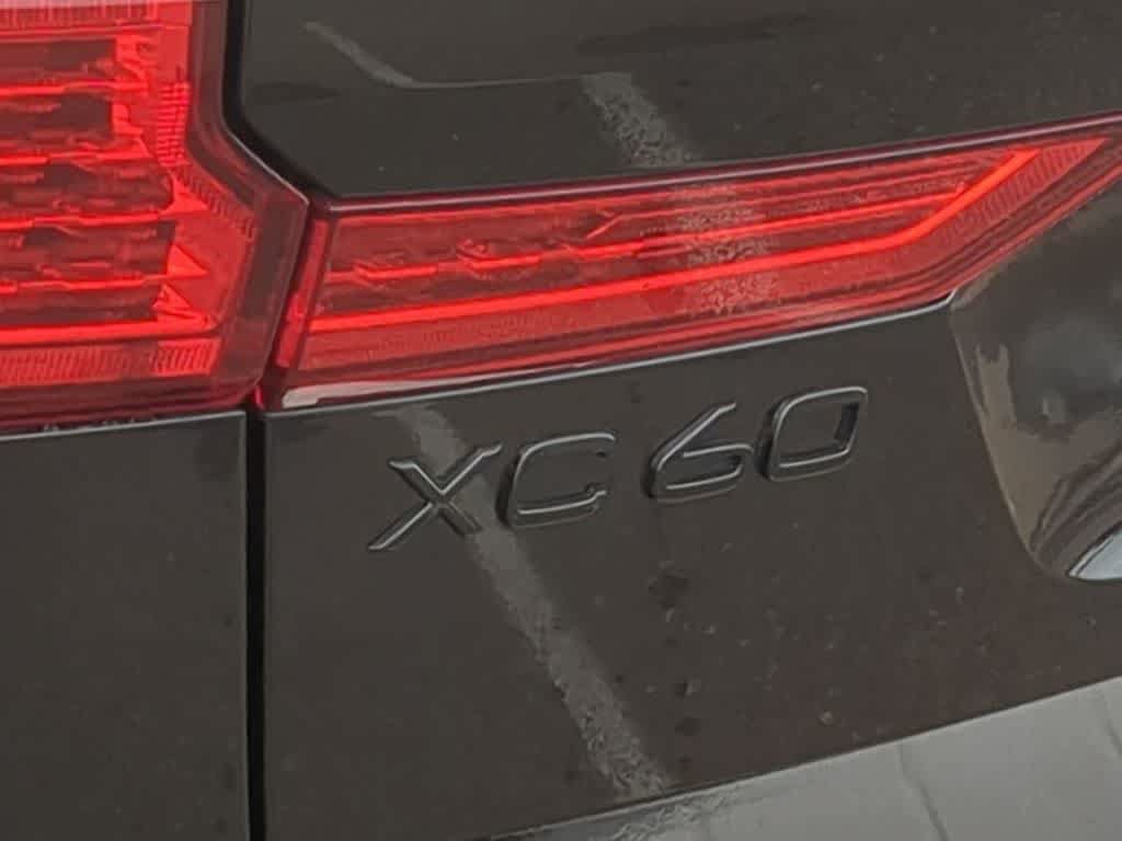 Used 2025 Volvo XC60 B5 Ultra w/ Protection Package Premier AWD/4WD image 12