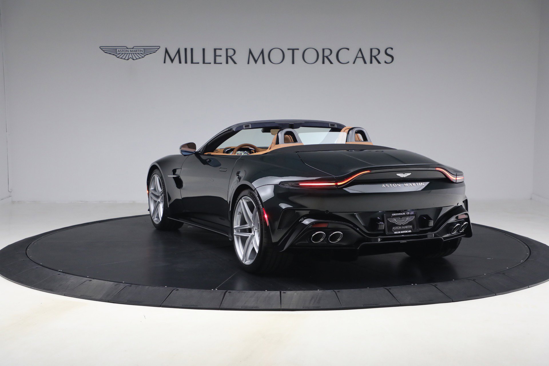New 2026 Aston Martin V8 Vantage Roadster image 5