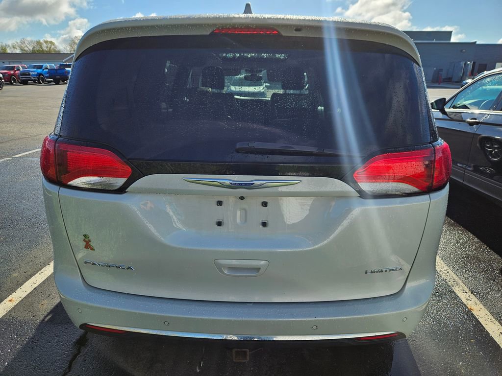 Used 2019 Chrysler Pacifica Limited FWD image 8