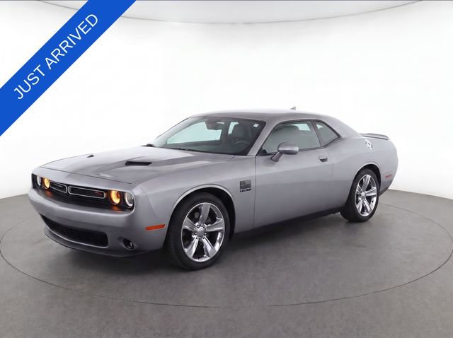 Used 2018 Dodge Challenger R/T RWD image 1