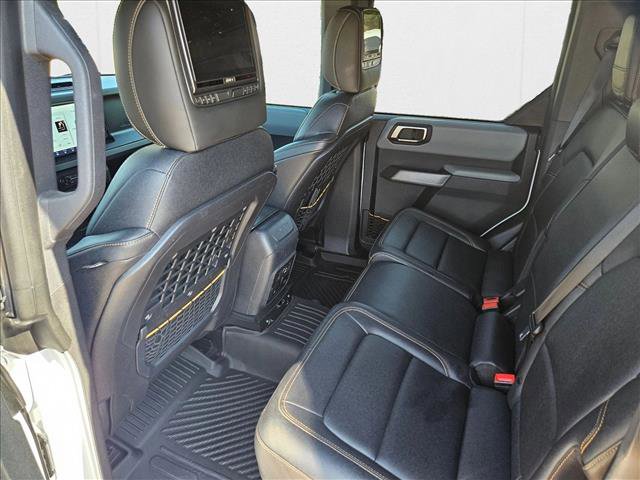 Used 2023 Ford Bronco Badlands image 16