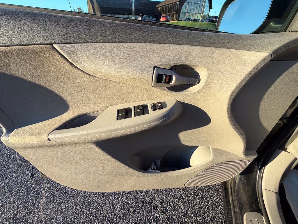 Used 2009 Toyota Corolla LE w/ All Weather Guard Pkg FWD image 14