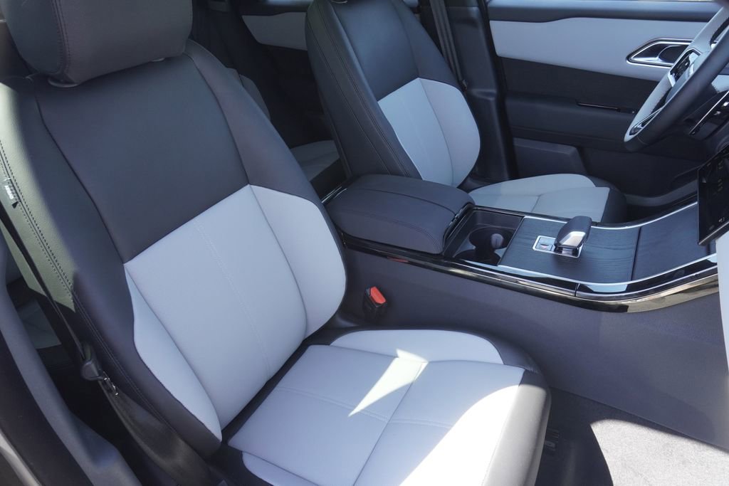 New 2026 Land Rover Range Rover Velar Dynamic SE image 24