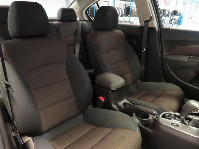 Used 2016 Chevrolet Cruze LT image 6
