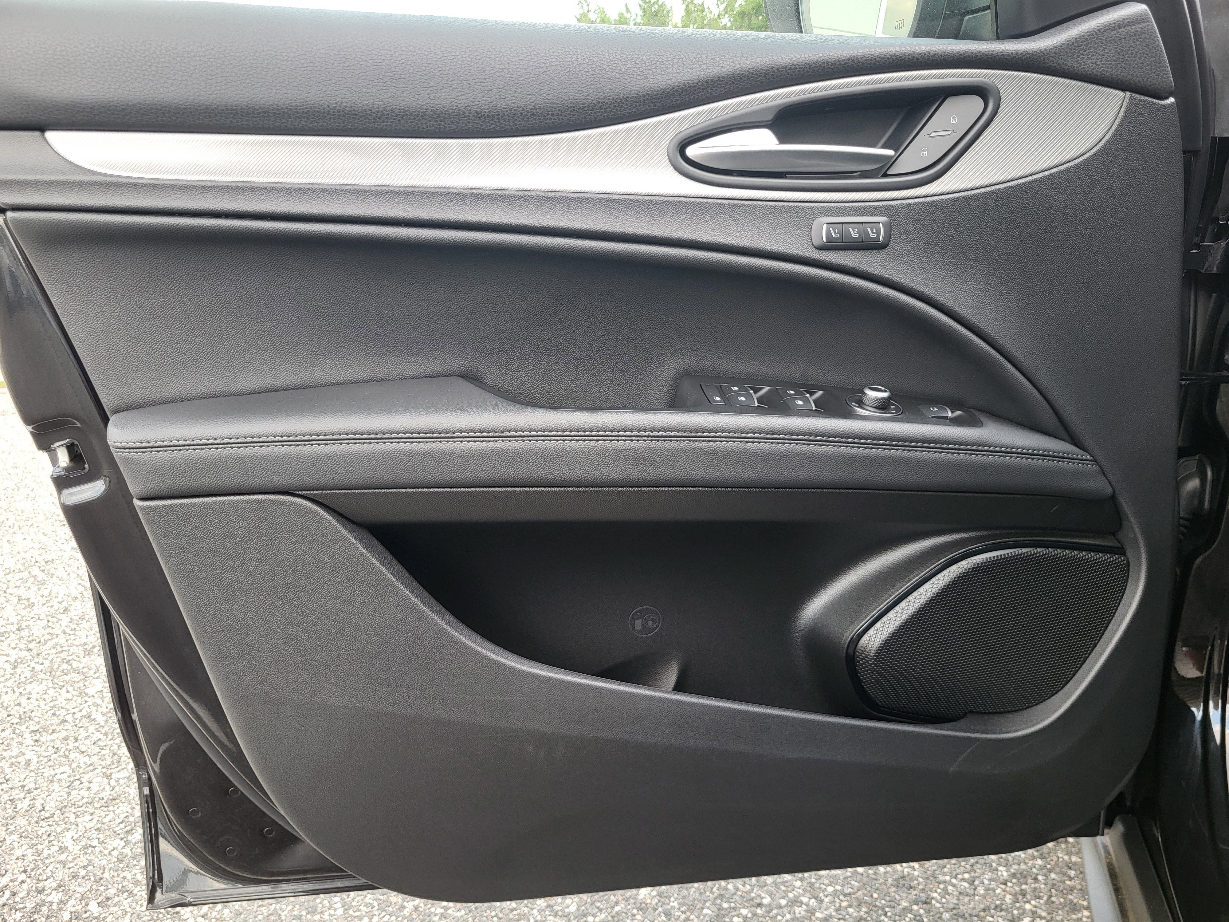 New 2025 Alfa Romeo Stelvio Sprint image 25