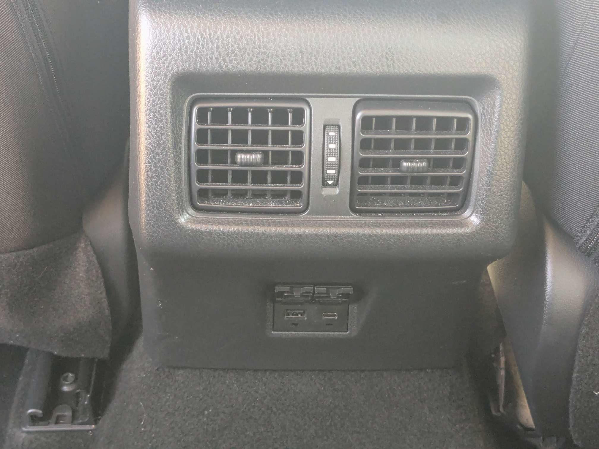 Used 2025 Toyota Camry LE FWD image 14