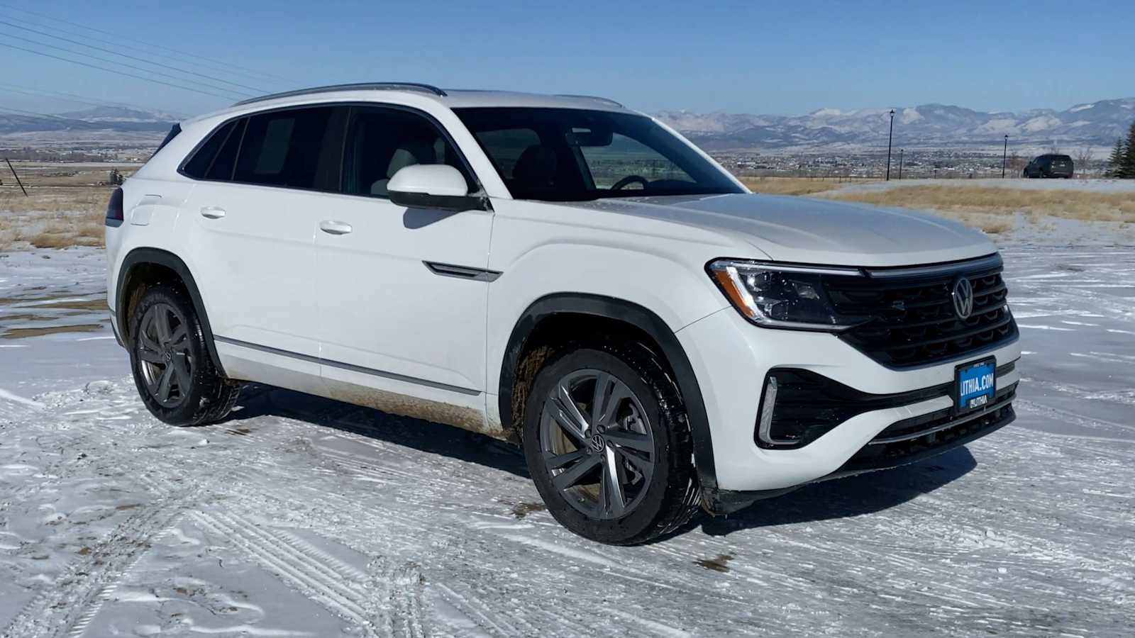 Used 2024 Volkswagen Atlas Cross Sport SEL R-Line image 2