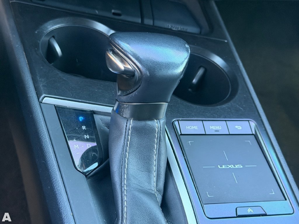 Used 2020 Lexus UX 200 w/ Premium Package FWD image 31