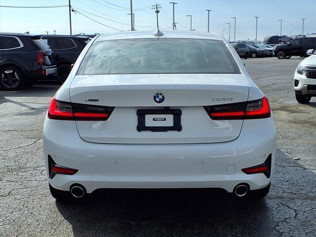 Used 2022 BMW 330i xDrive Sedan w/ Premium Package 2 image 5