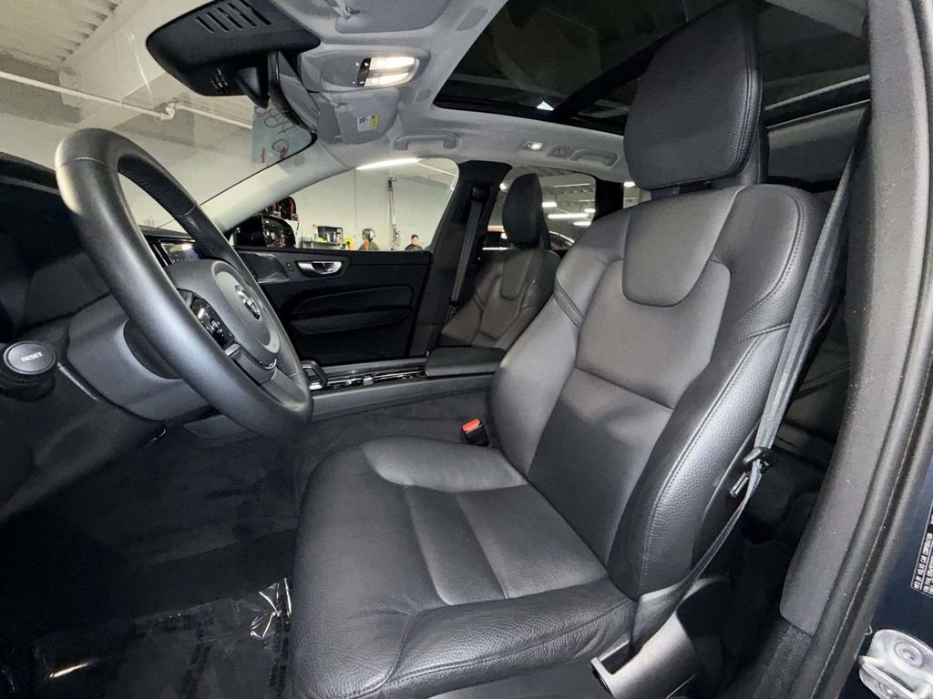 Used 2023 Volvo XC60 B5 Plus AWD/4WD image 2