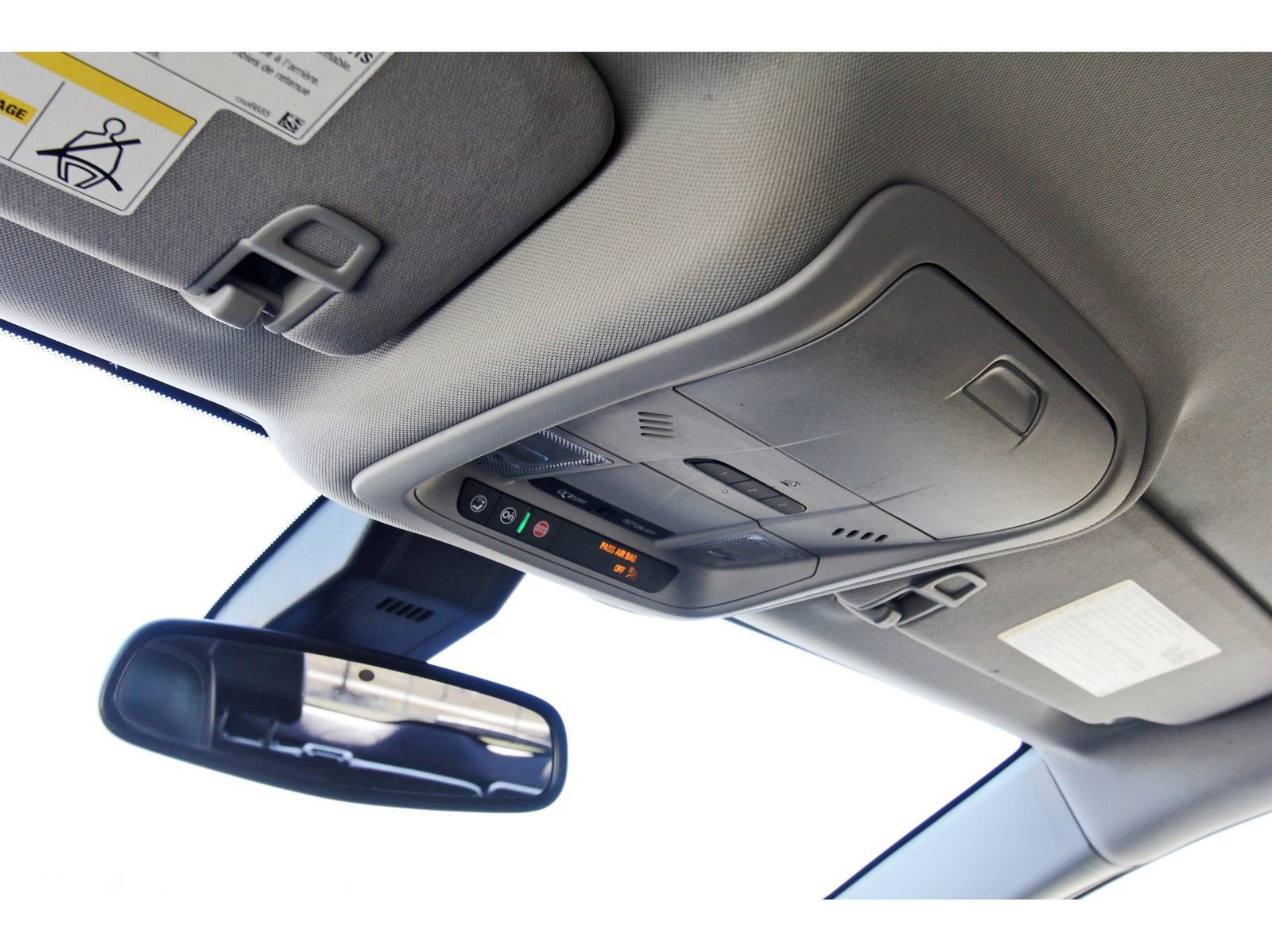 Used 2022 GMC Terrain SLT w/ Tech Package image 26