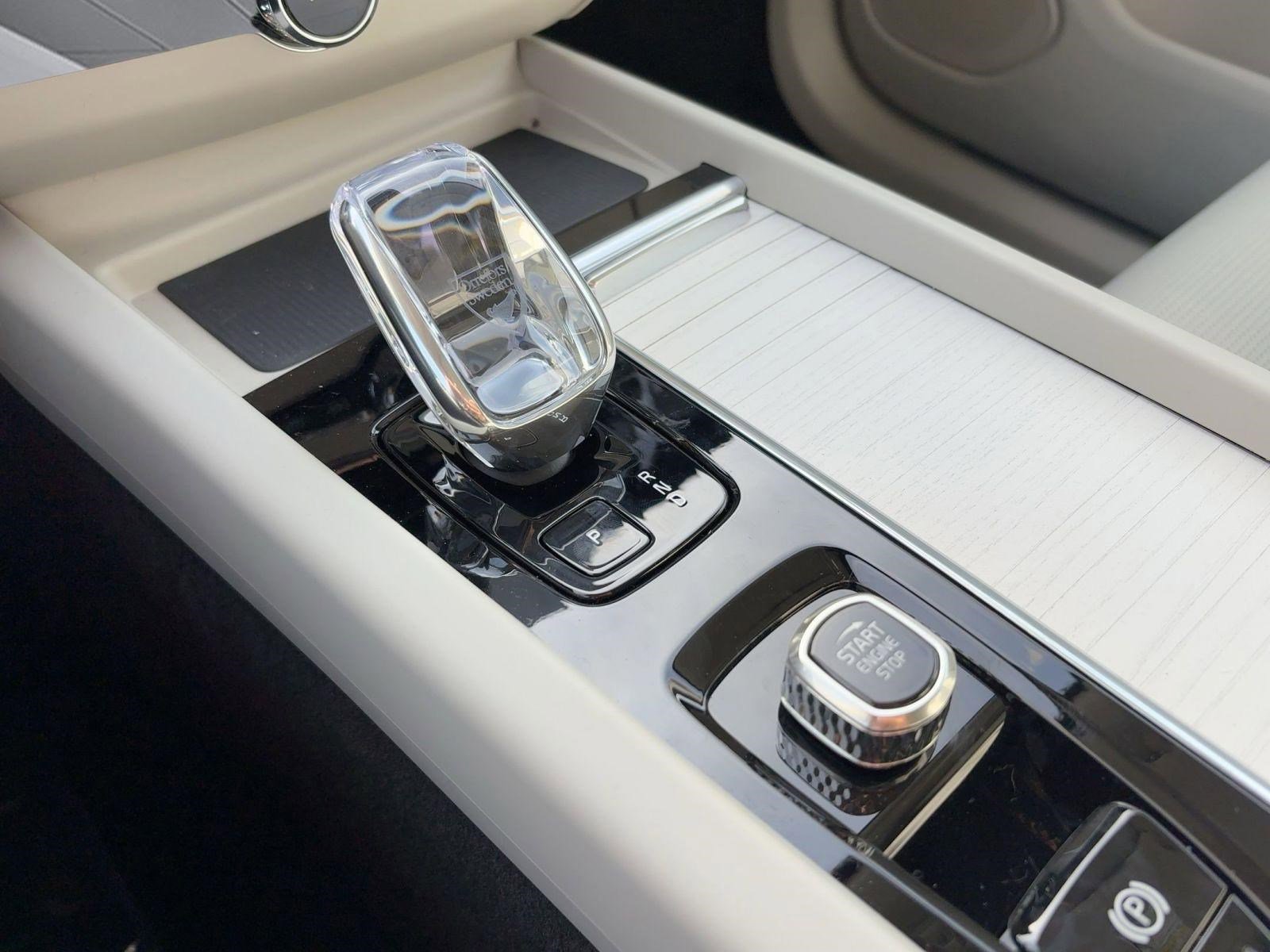 New 2026 Volvo XC60 B5 Ultra w/ Climate Package image 24