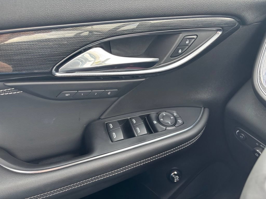 Used 2023 Buick Envision Essence FWD image 27