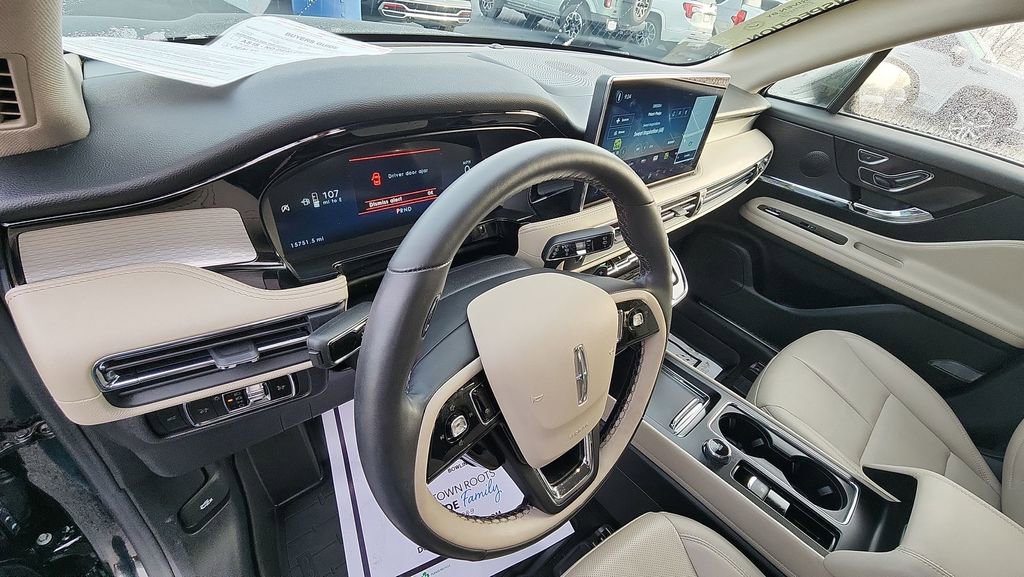 Used 2025 Lincoln Corsair FWD w/ Equipment Group 101A image 10