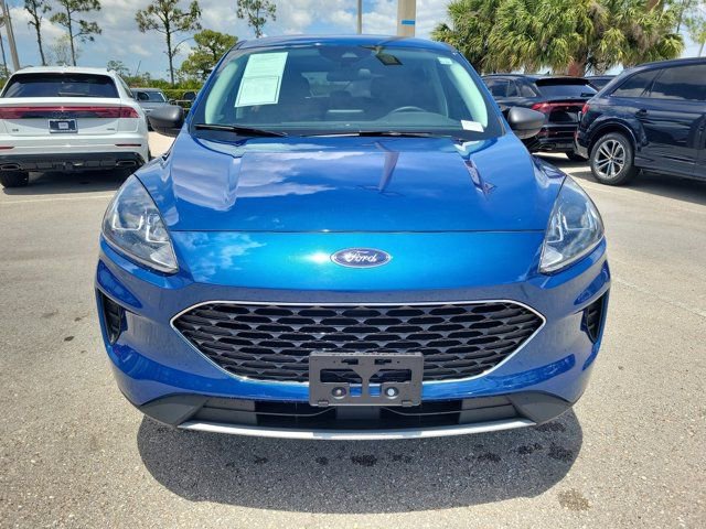 Used 2022 Ford Escape SE w/ Convenience Package AWD/4WD image 3