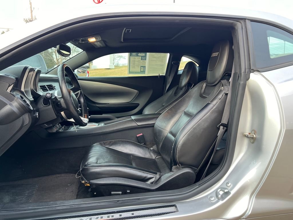 Used 2010 Chevrolet Camaro SS w/ RS Package image 10