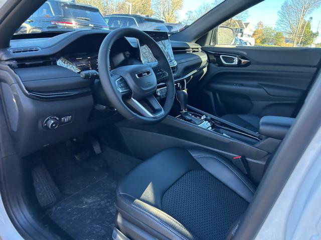 New 2026 Jeep Compass Latitude image 8