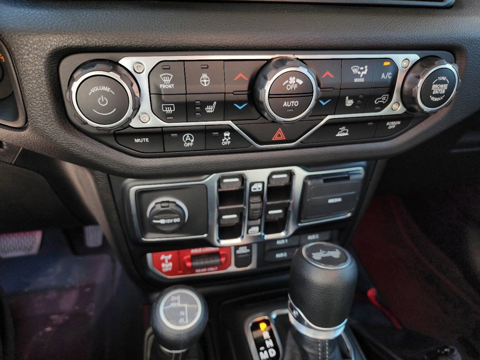 Used 2024 Jeep Wrangler Unlimited Sport image 11