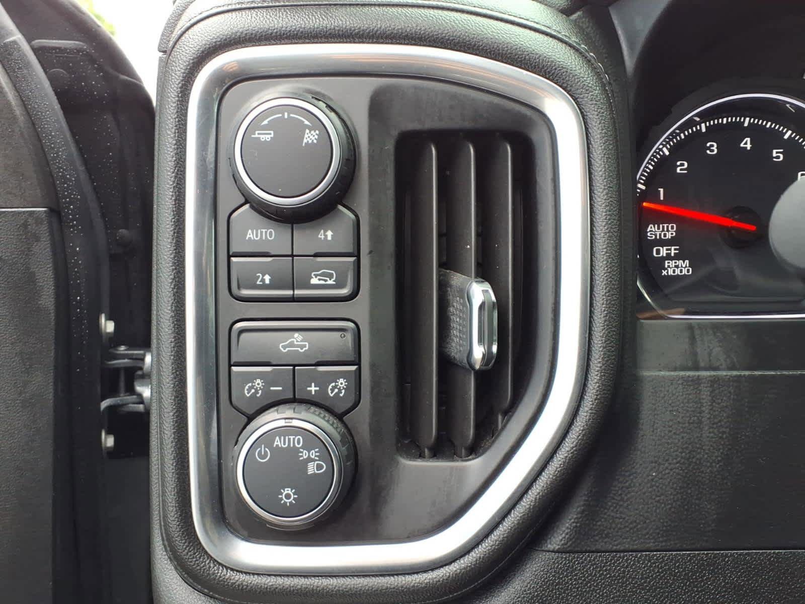 Used 2019 Chevrolet Silverado 1500 LT w/ All-Star Edition AWD/4WD image 11