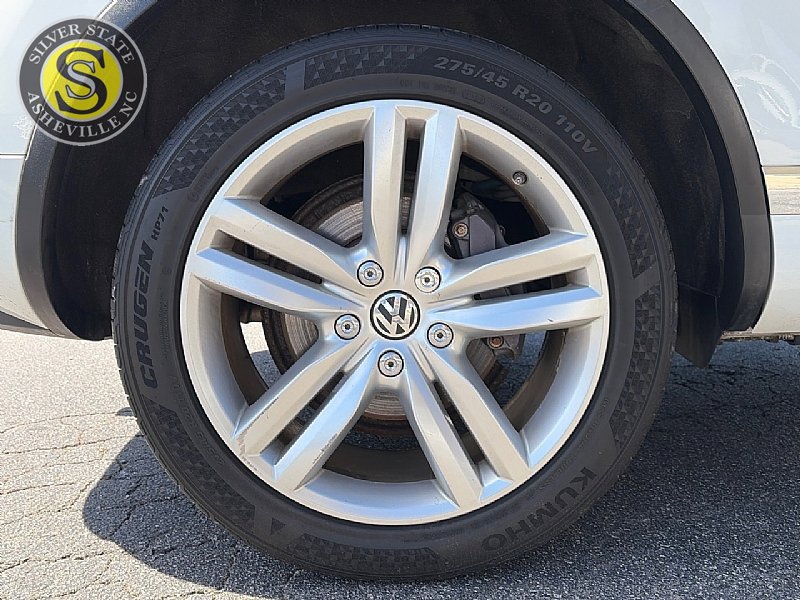Used 2013 Volkswagen Touareg Executive image 9