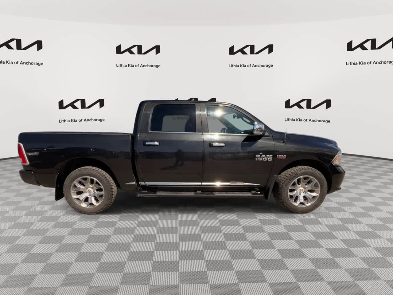 Used 2017 RAM 1500 Limited AWD/4WD image 9
