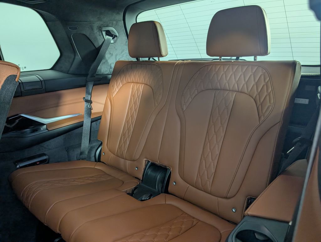 New 2026 BMW ALPINA XB7 AWD/4WD image 16