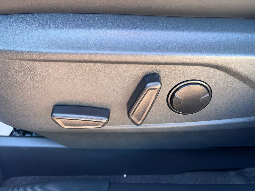 Used 2025 Ford Mustang Mach-E Premium image 19