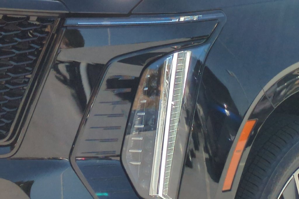 New 2026 Cadillac Escalade Sport AWD/4WD image 16