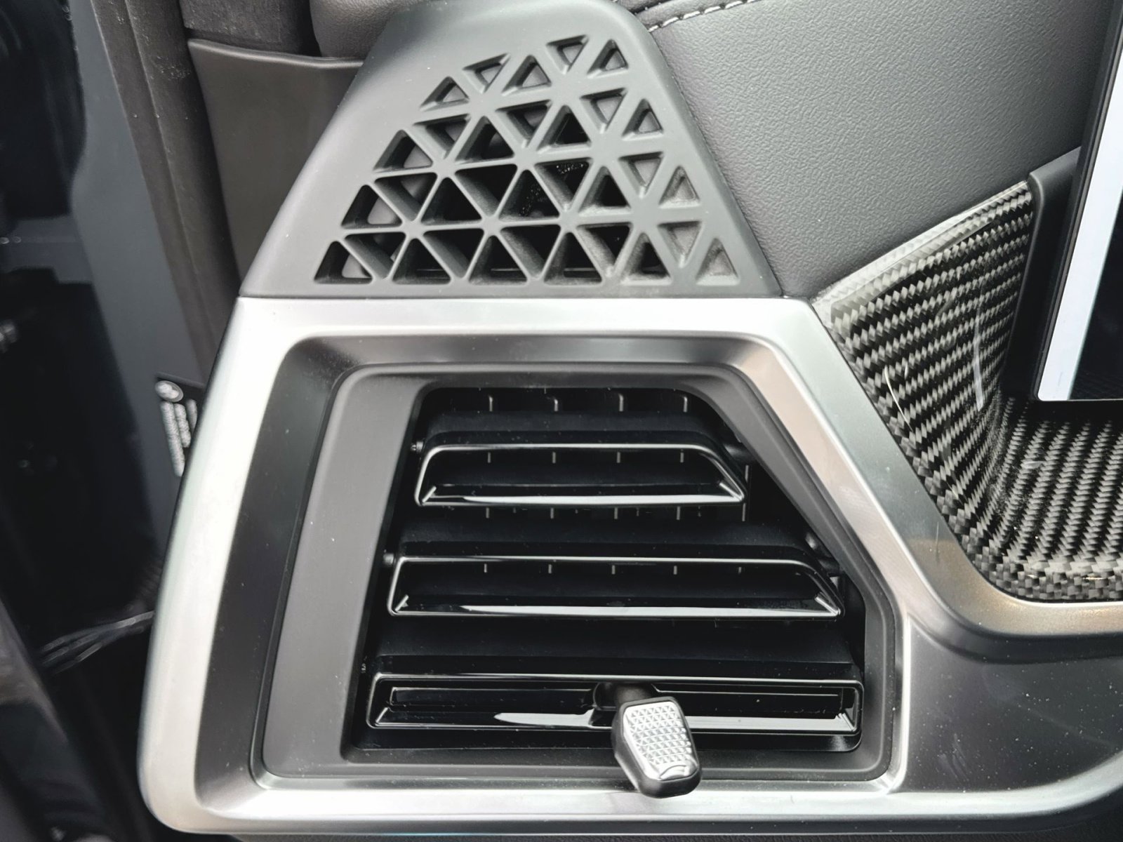 New 2026 BMW X7 M60i image 22